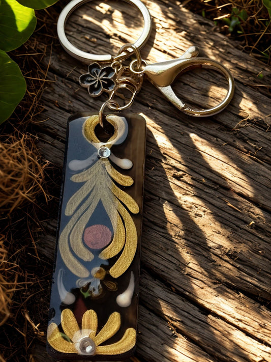 Chaveiro Exclusivo com Pintura Dourada e Brilho ✨