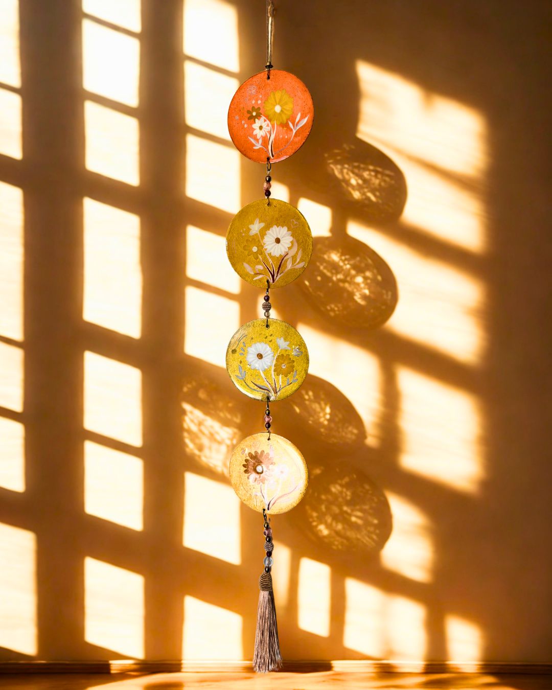 Móbile Ho’oponopono Dourado Resinado – Arte e Energia Positiva